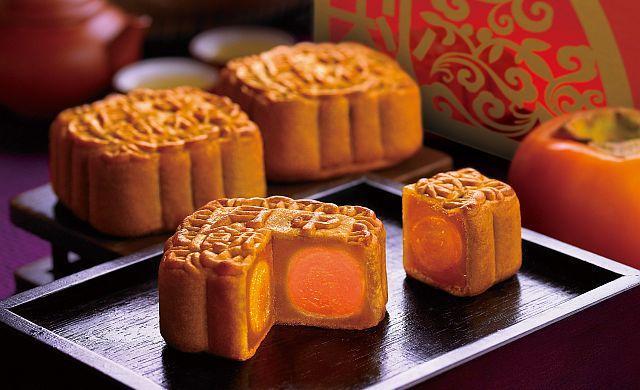 Aroma Asian Moon cake with salted egg yoke filling is the best.